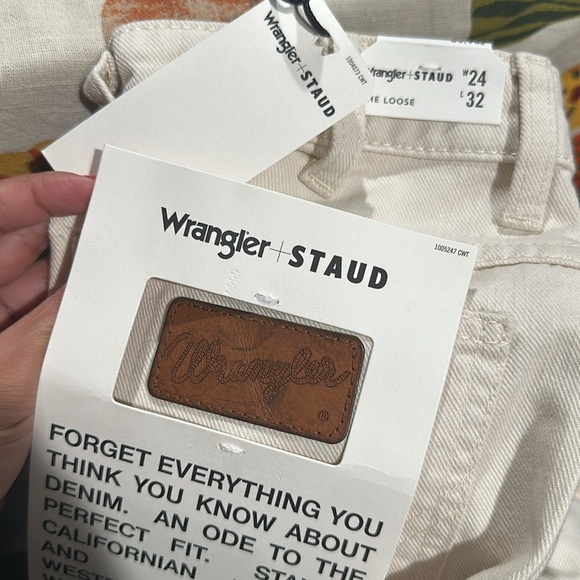 Brand new WRANGLER + STAUD THE LOOSE JEAN IN WHITE - Picture 5 of 5